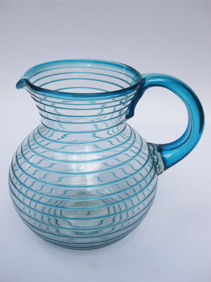 Espiral al Mayoreo / Jarra de vidrio soplado con espiral azul aqua / �sta jarra es una obra de arte en si misma. Sus remolinos azul aqua le dan un bello toque al dise�o.